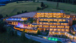 charivari TOP Hotels: Tratterhof Mountain Sky Hotel